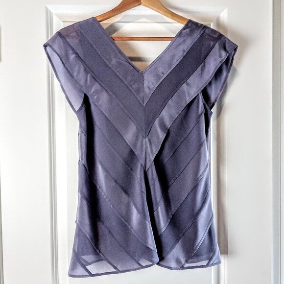 Banana Republic Tiered V-Neck Sleeveless Silk Top - Picture 2 of 7